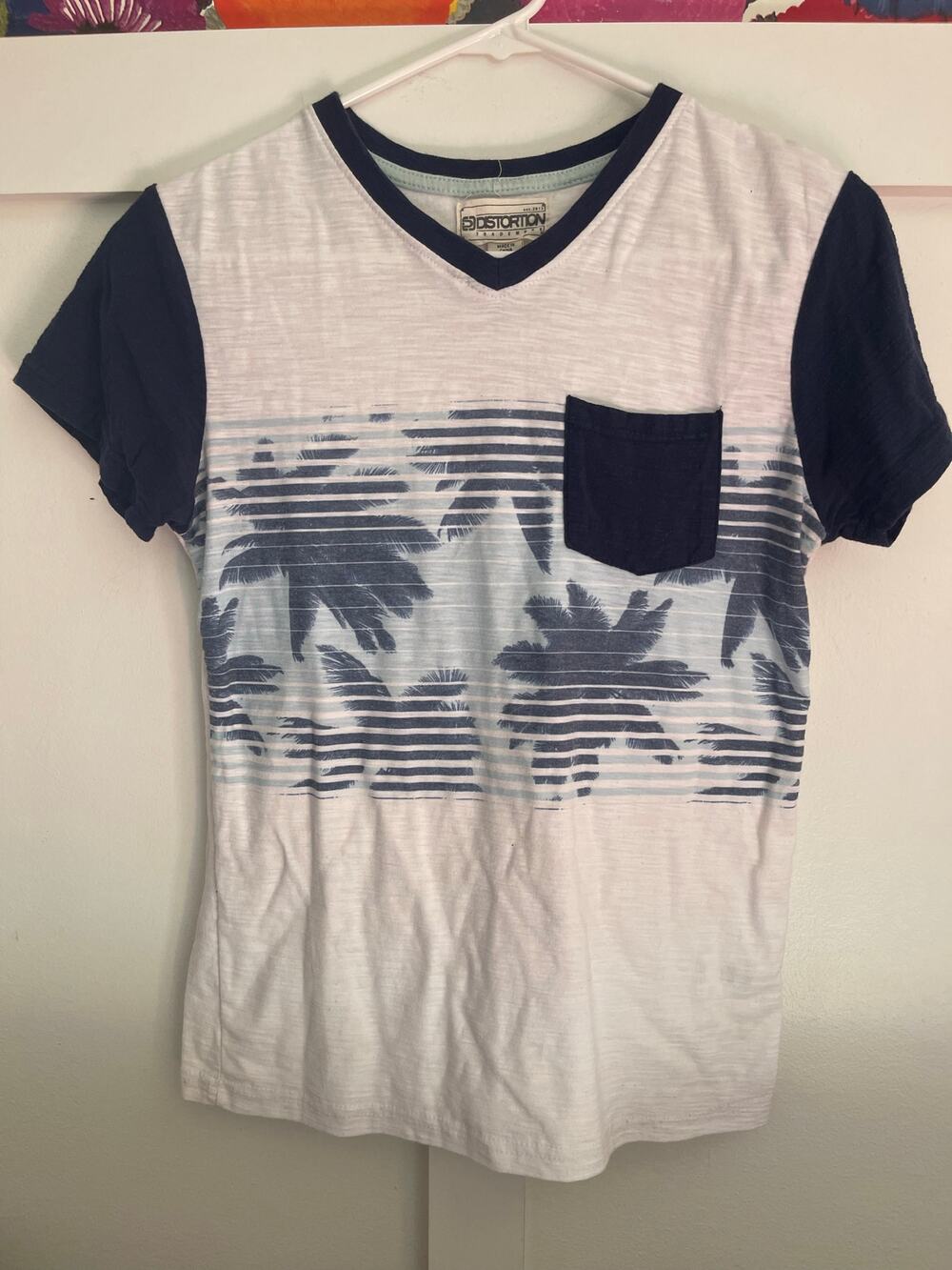 Distortion boys medium top